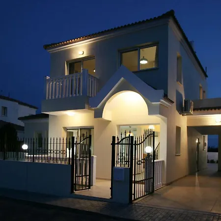 Carmel Vila Ayia Napa